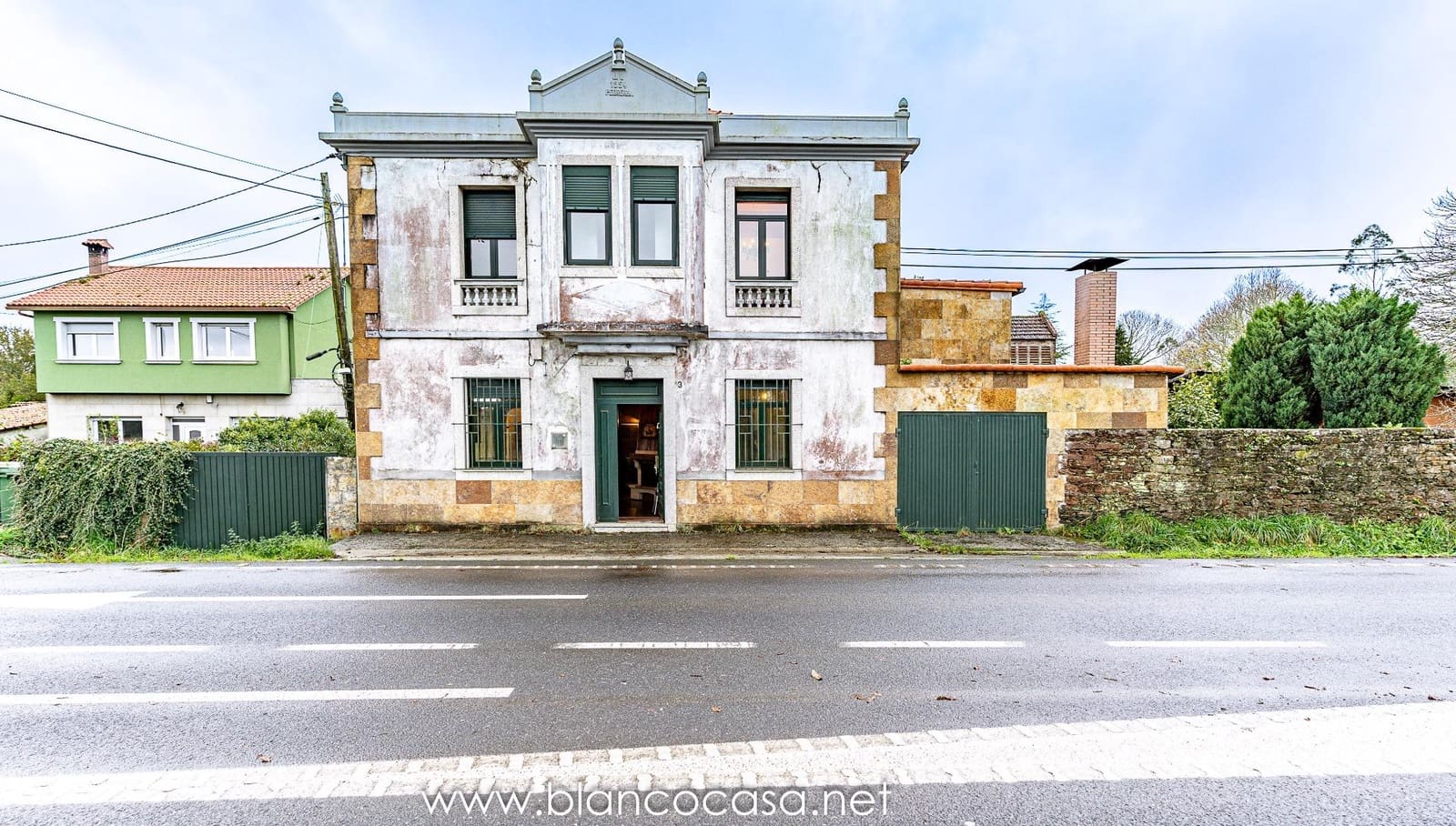 5 bedroom Finca/Country House for sale in Coristanco - € 129,990 (Ref: 9383434)