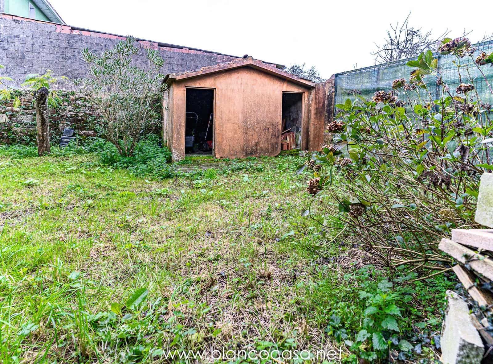 5 bedroom Finca/Country House for sale in Coristanco - € 129,990 (Ref: 9383434)