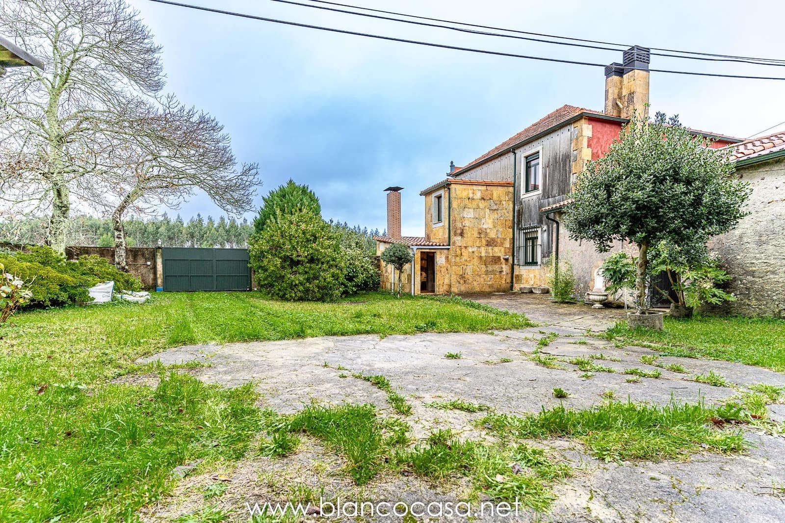 5 bedroom Finca/Country House for sale in Coristanco - € 129,990 (Ref: 9383434)