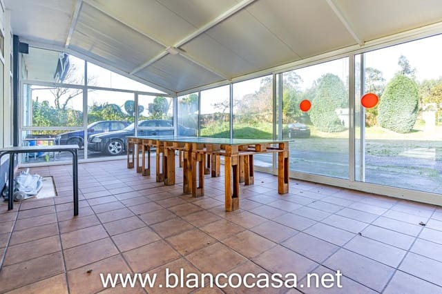 8 slaapkamer Hotel te koop in A Laracha - € 269.900 (Ref: 9383439)