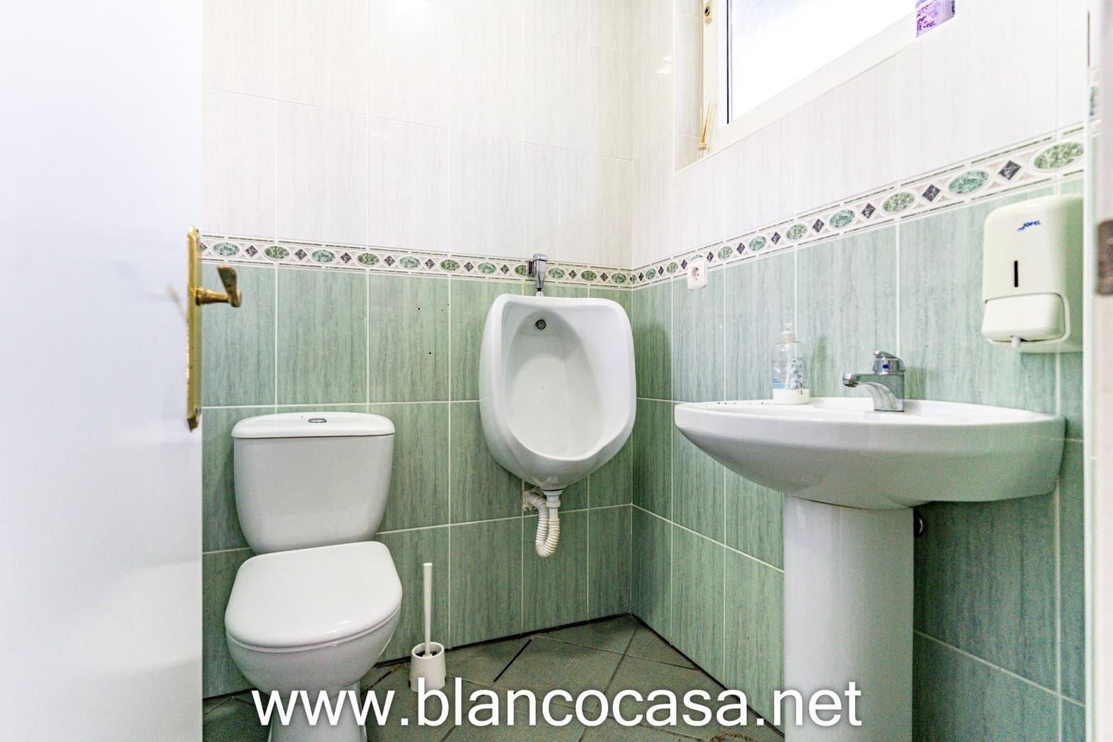 8 sypialnia Hotel na sprzedaż w A Laracha - 269 900 € (Ref: 9383439)