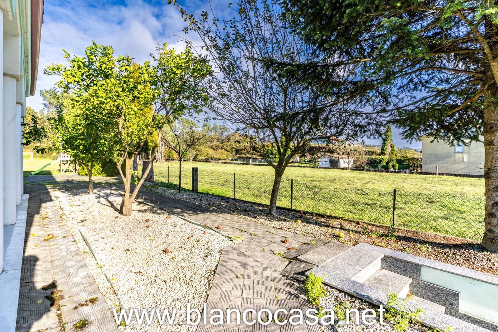 8 sypialnia Hotel na sprzedaż w A Laracha - 269 900 € (Ref: 9383439)