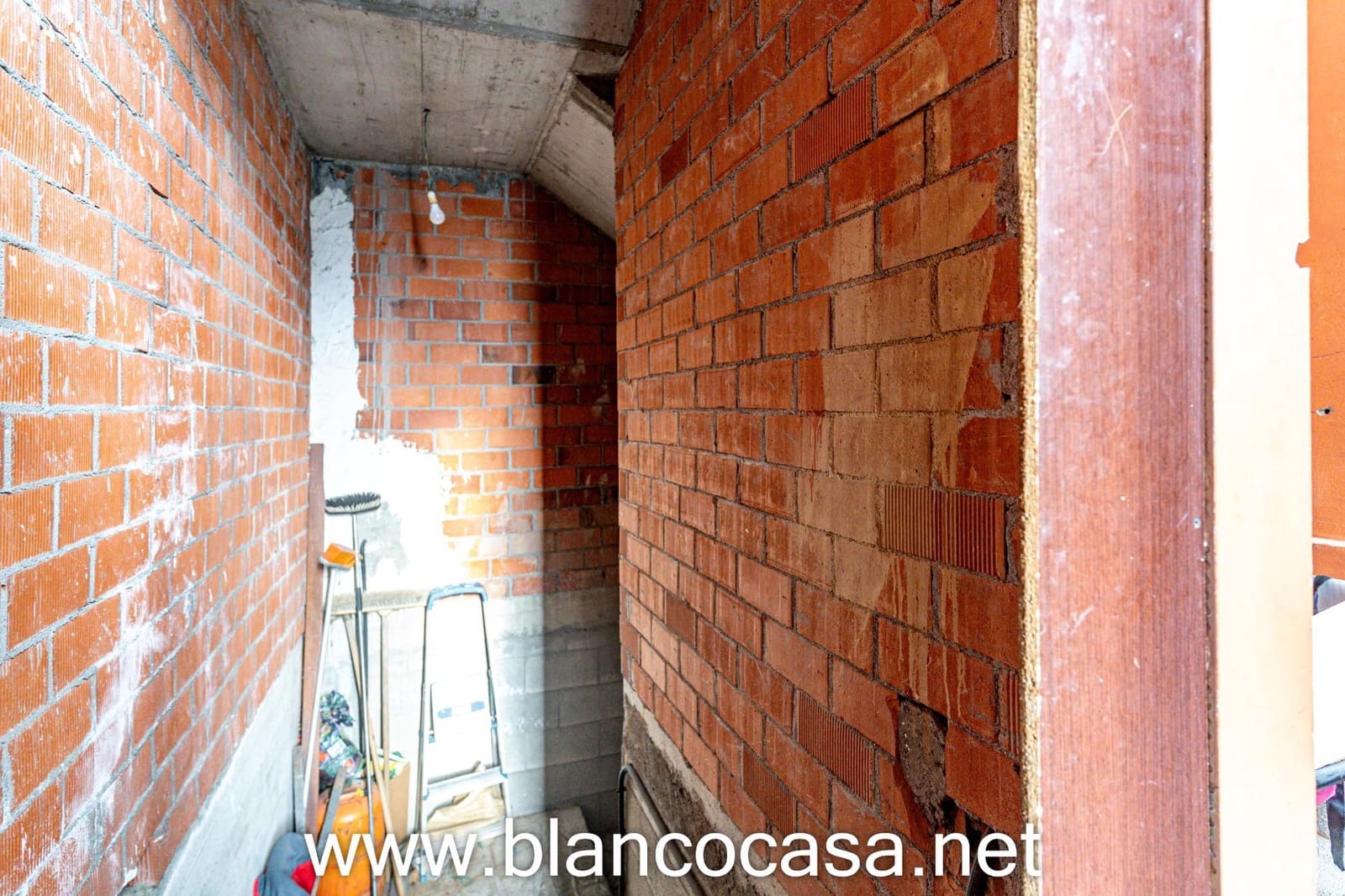 8 sypialnia Hotel na sprzedaż w A Laracha - 269 900 € (Ref: 9383439)