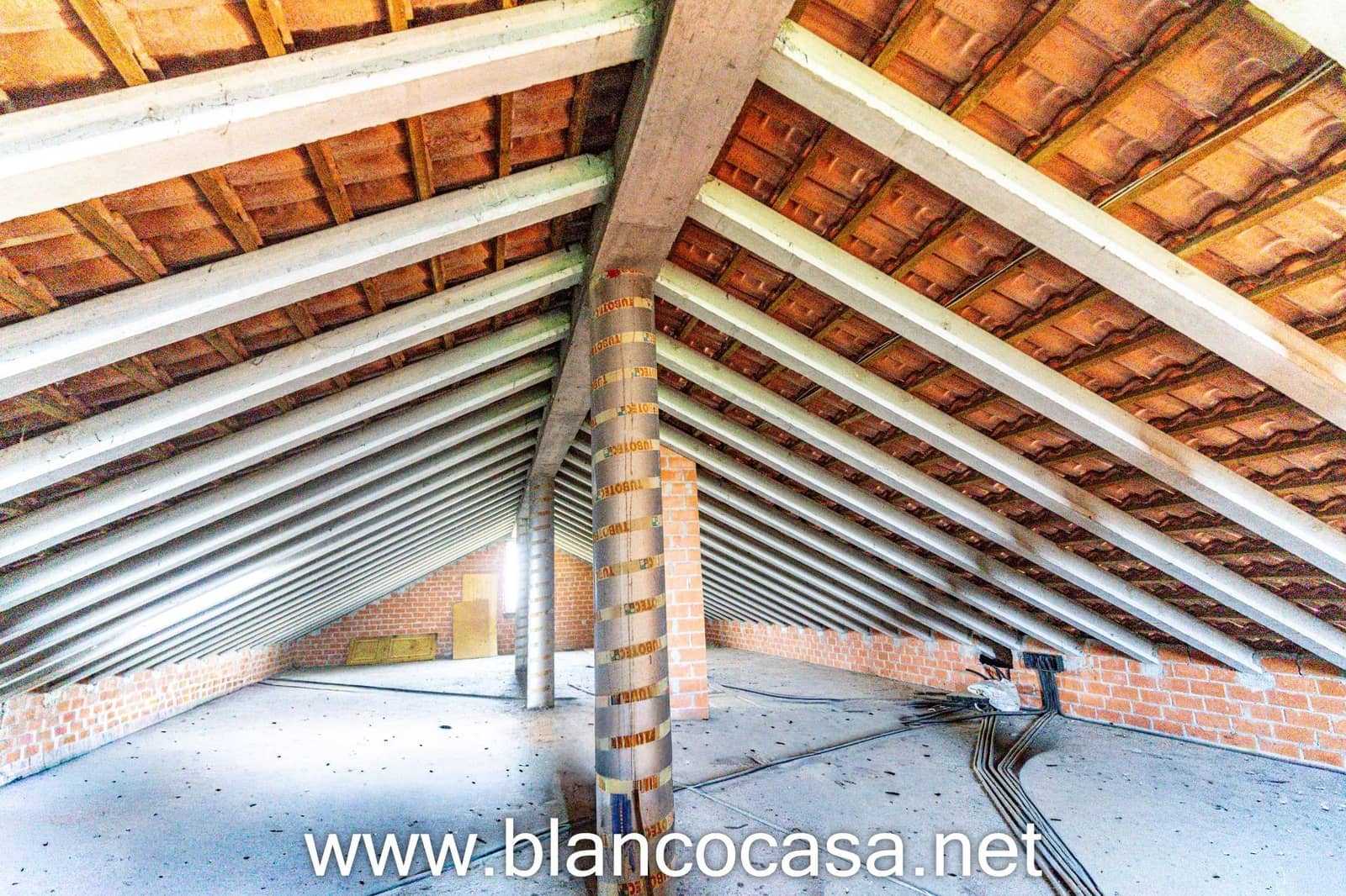 8 sypialnia Hotel na sprzedaż w A Laracha - 269 900 € (Ref: 9383439)