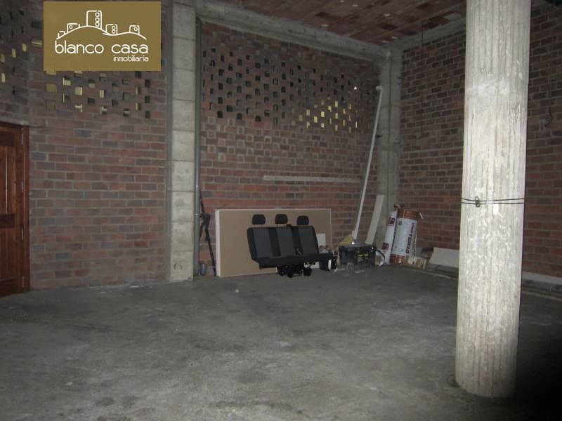 Erhverv til leje i Carballo med garage - € 500 (Ref: 9383440)