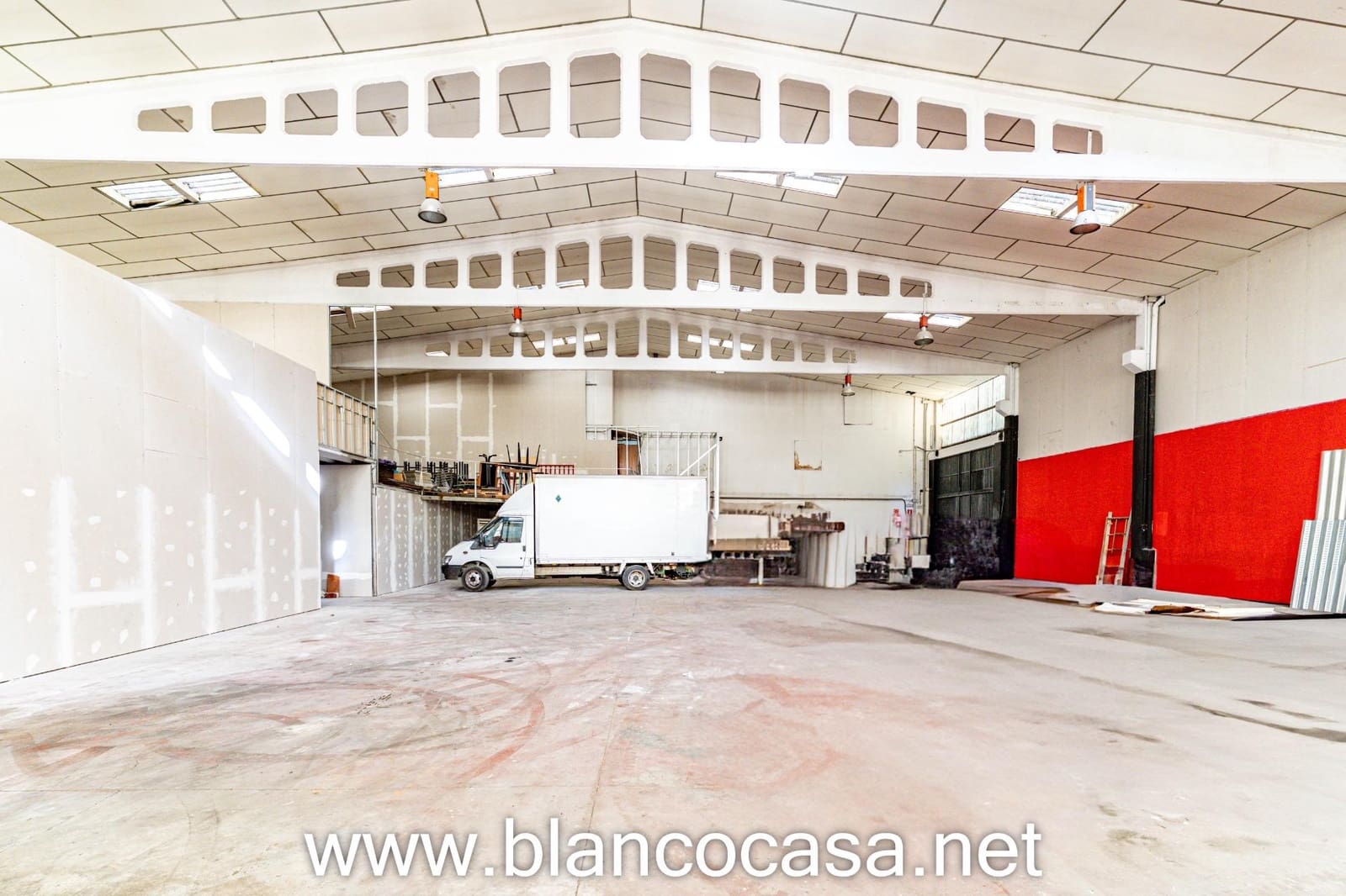 Virksomhed til leje i Carballo - € 1.500 (Ref: 9383446)