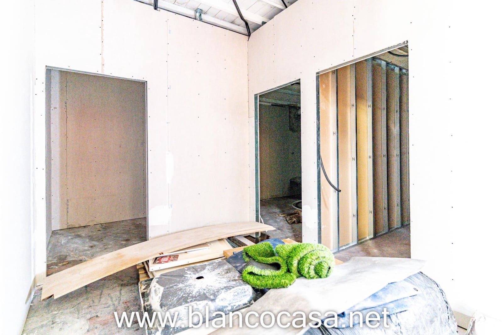 Virksomhed til leje i Carballo - € 1.500 (Ref: 9383446)