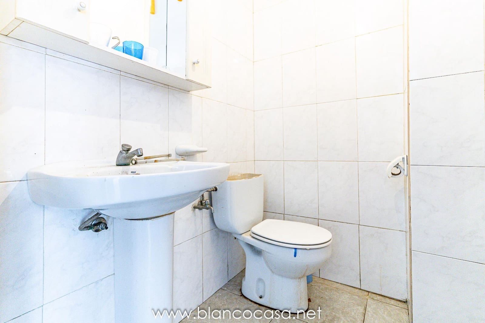 Kaupallinen myytävänä paikassa Carballo - 140 000 € (Ref: 9383448)