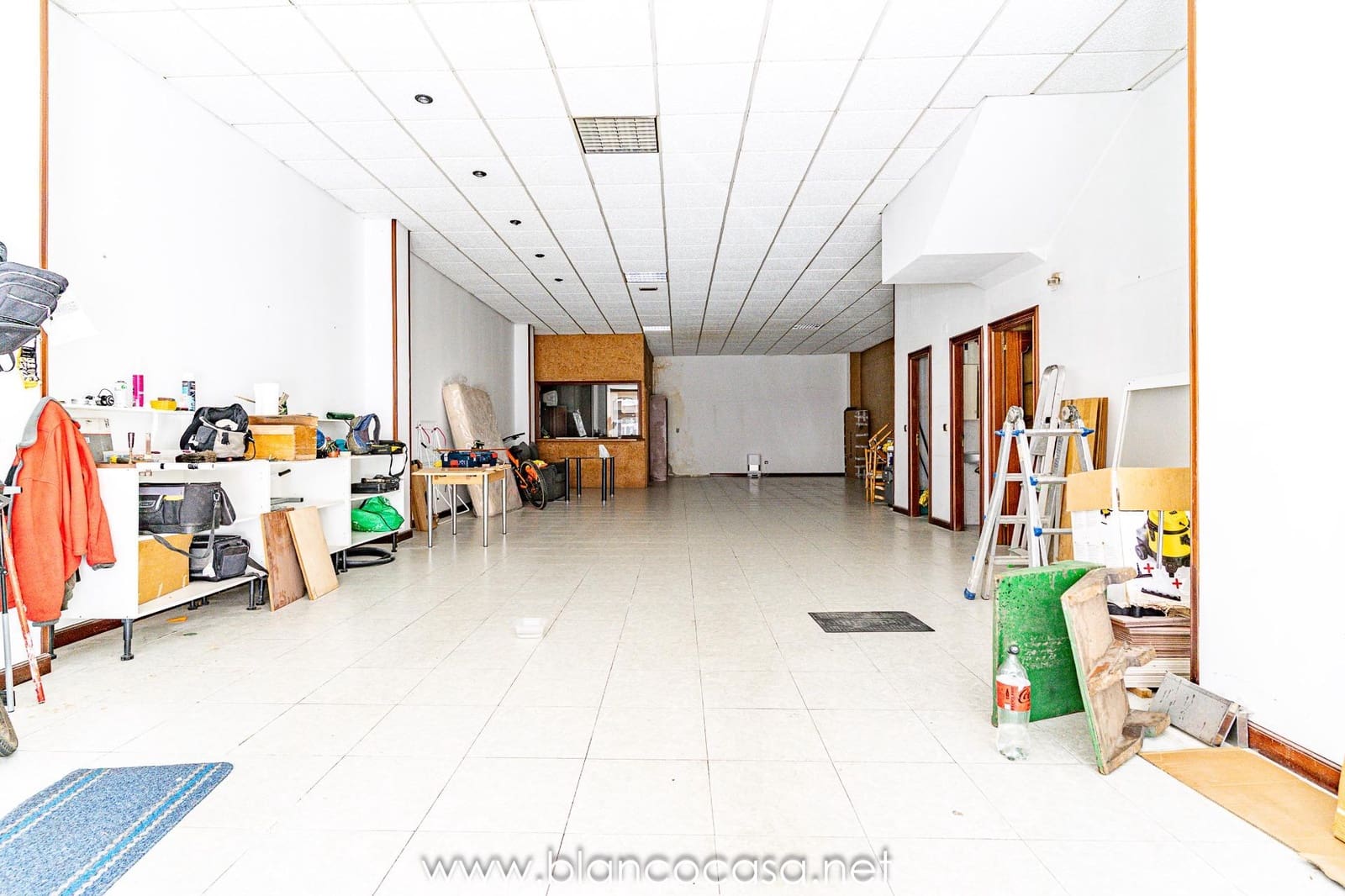 Kaupallinen myytävänä paikassa Carballo - 140 000 € (Ref: 9383448)