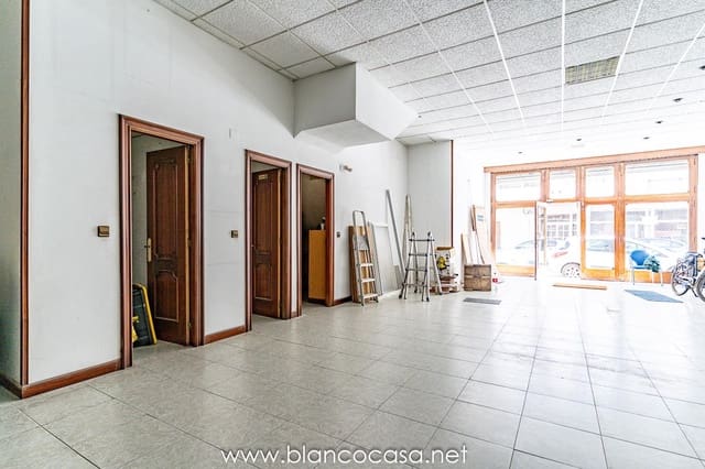 Kaupallinen myytävänä paikassa Carballo - 140 000 € (Ref: 9383448)