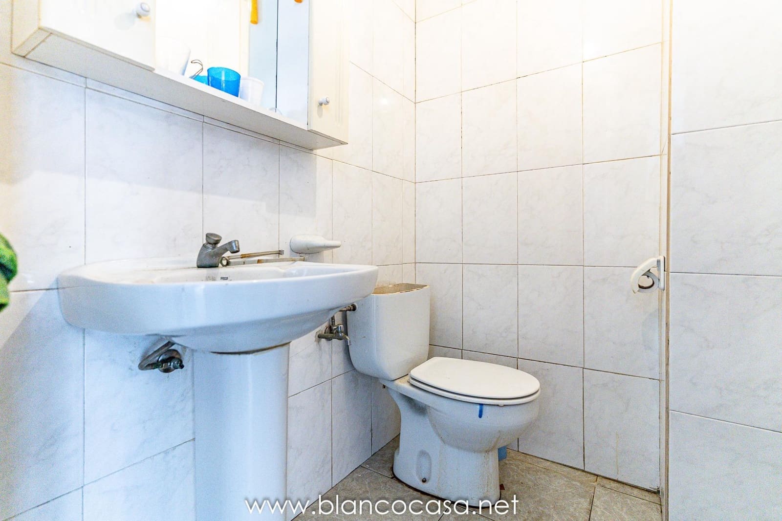 Kaupallinen myytävänä paikassa Carballo - 140 000 € (Ref: 9383448)