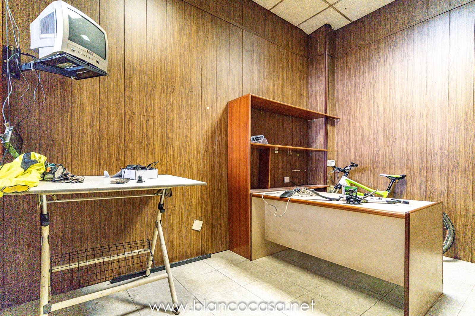 Kaupallinen myytävänä paikassa Carballo - 140 000 € (Ref: 9383448)