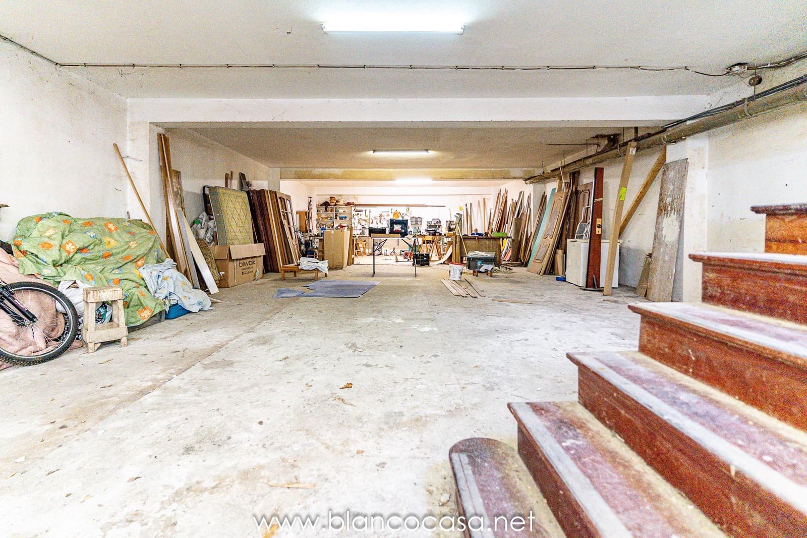 Kaupallinen myytävänä paikassa Carballo - 140 000 € (Ref: 9383448)