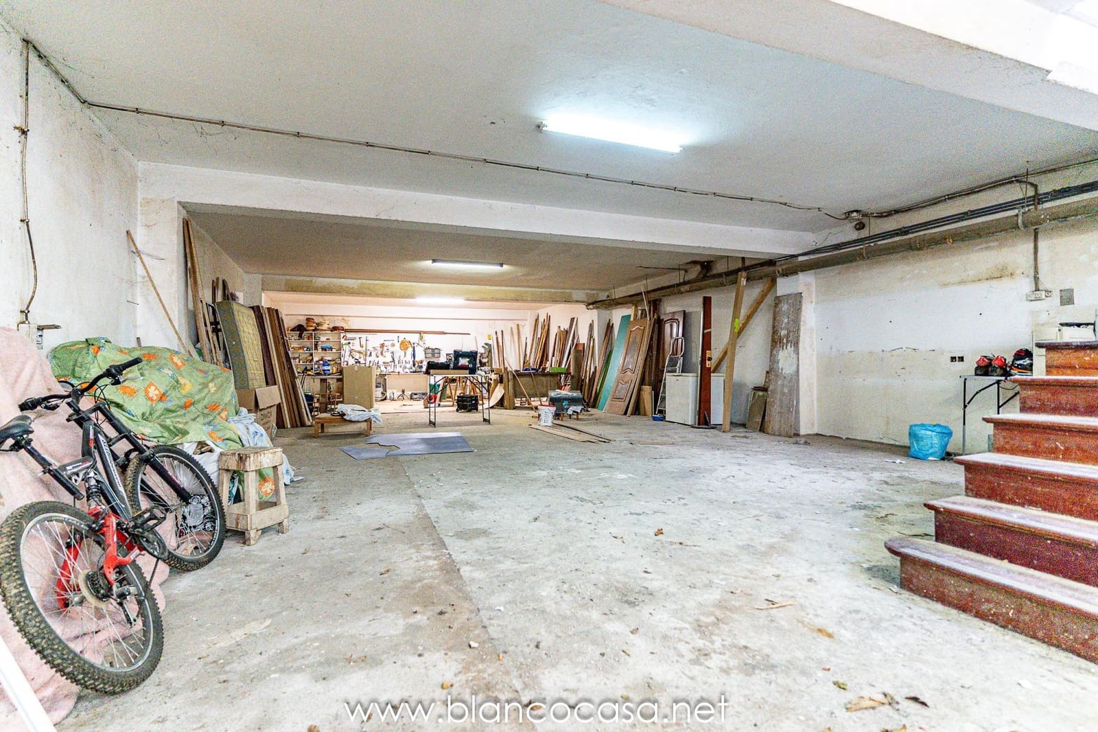 Kaupallinen myytävänä paikassa Carballo - 140 000 € (Ref: 9383448)