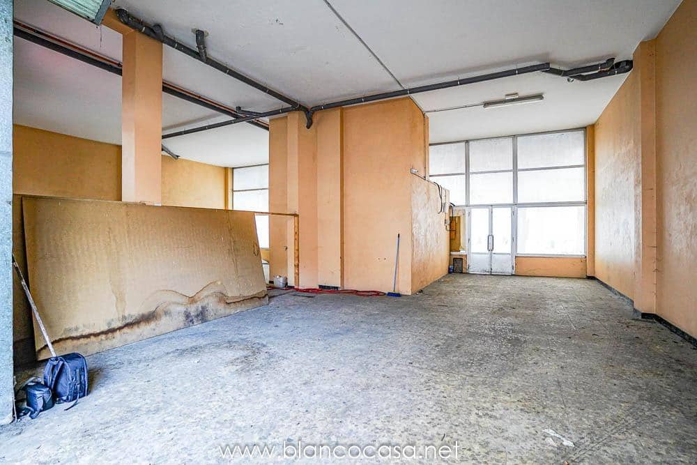 Kommersiell til salgs i Carballo med garasje - € 125 000 (Ref: 9383450)