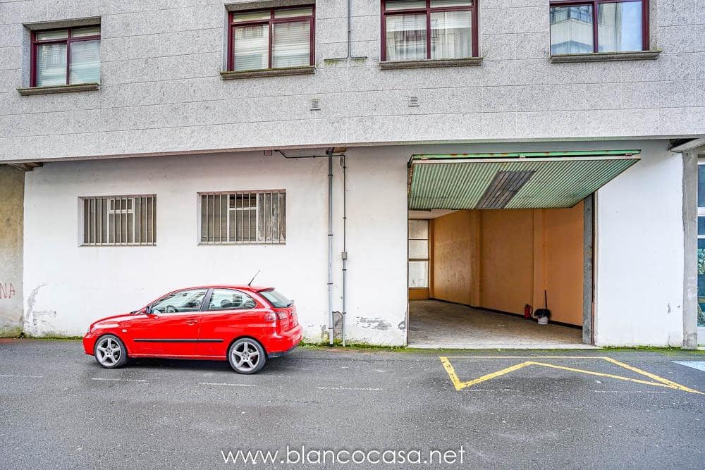 Kommersiell til salgs i Carballo med garasje - € 125 000 (Ref: 9383450)