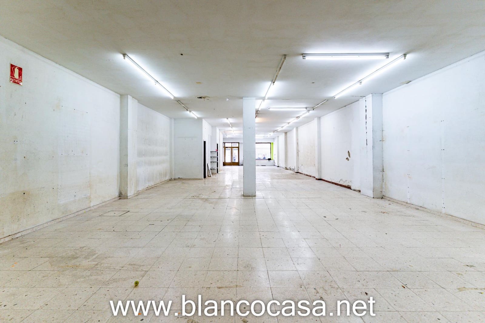 Commercial for rent in Arteixo - € 1,300 (Ref: 9383451)