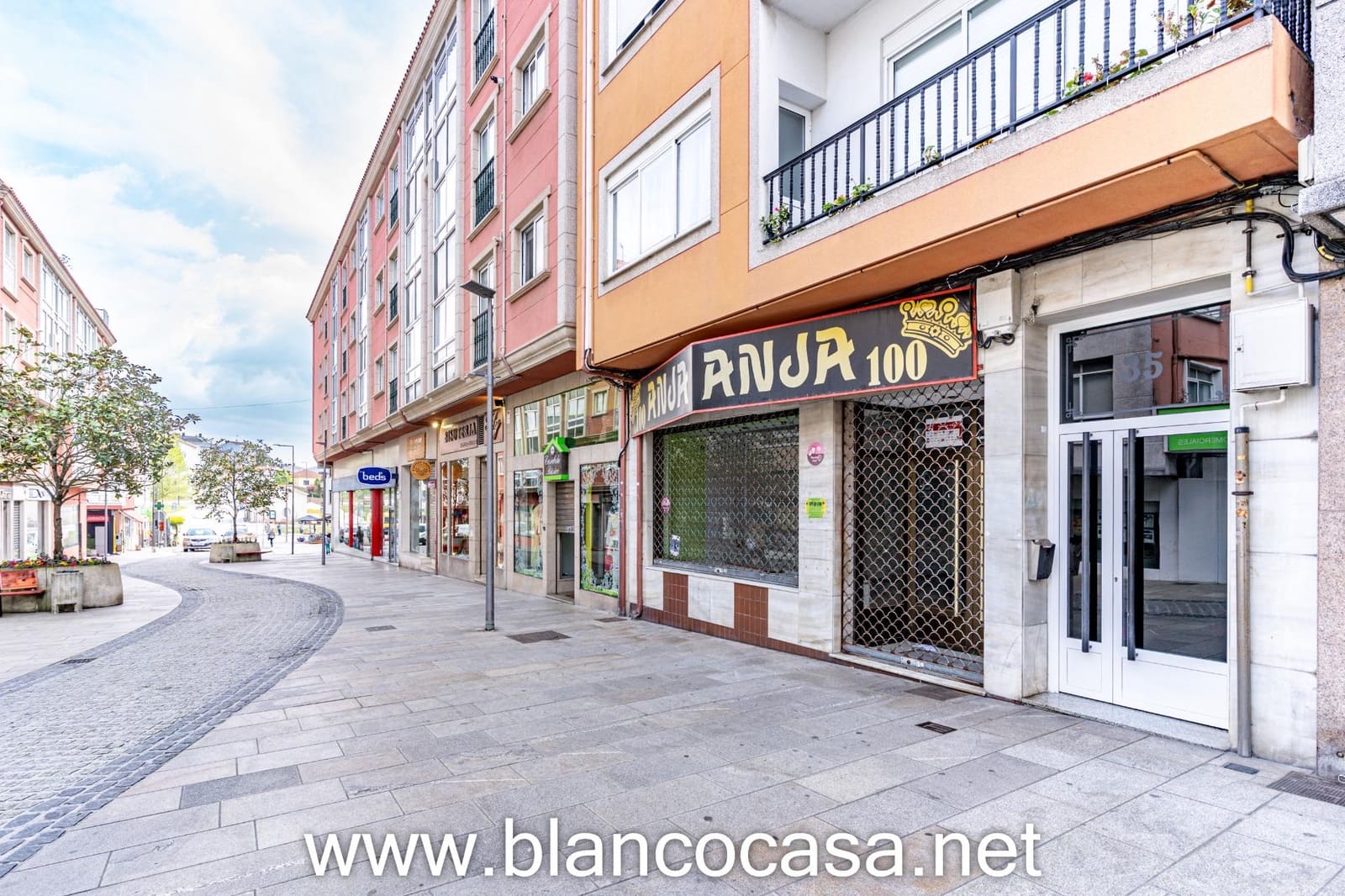 Commercial for rent in Arteixo - € 1,300 (Ref: 9383451)