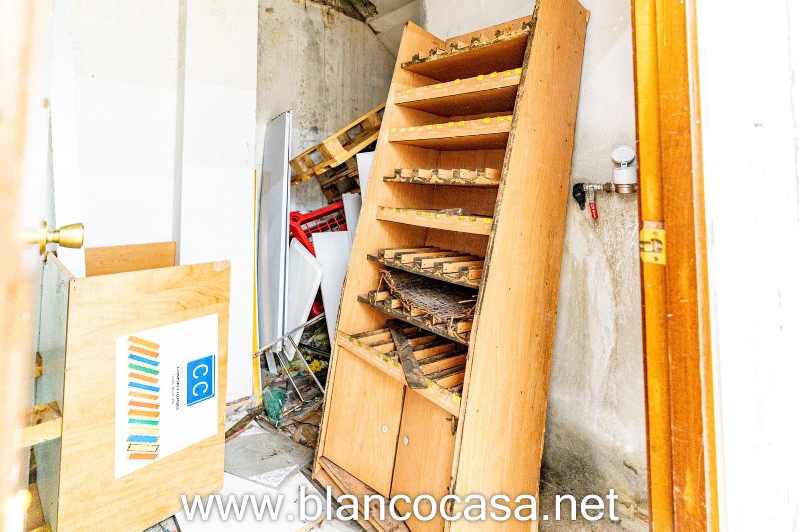 Commercial for rent in Arteixo - € 1,300 (Ref: 9383451)