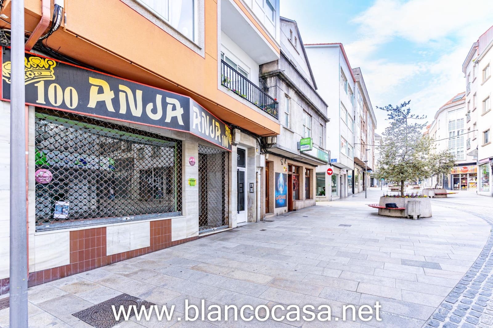 Commercial for rent in Arteixo - € 1,300 (Ref: 9383451)