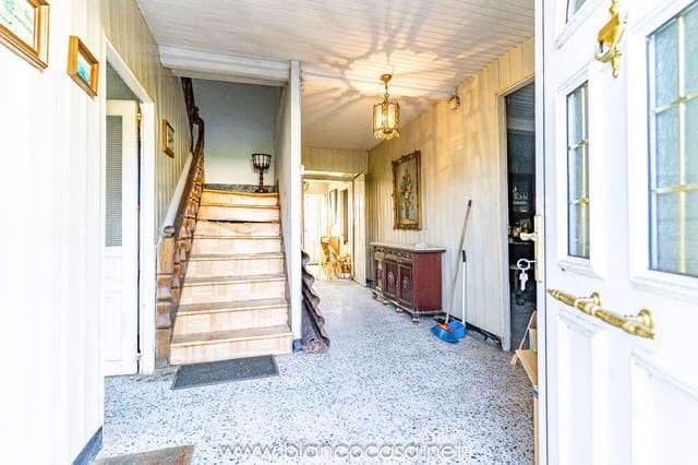 4 makuuhuone Huvila myytävänä paikassa A Laracha - 119 900 € (Ref: 9383452)