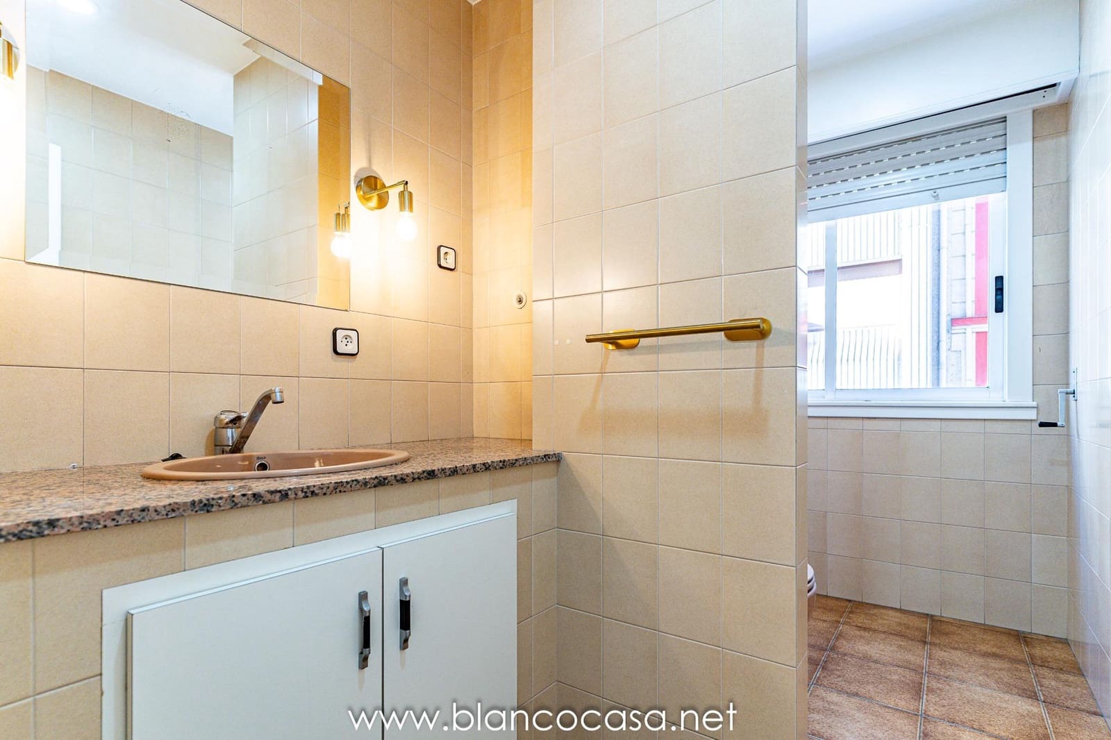 Toimisto vuokrattavana paikassa Carballo - 500 € (Ref: 9383454)