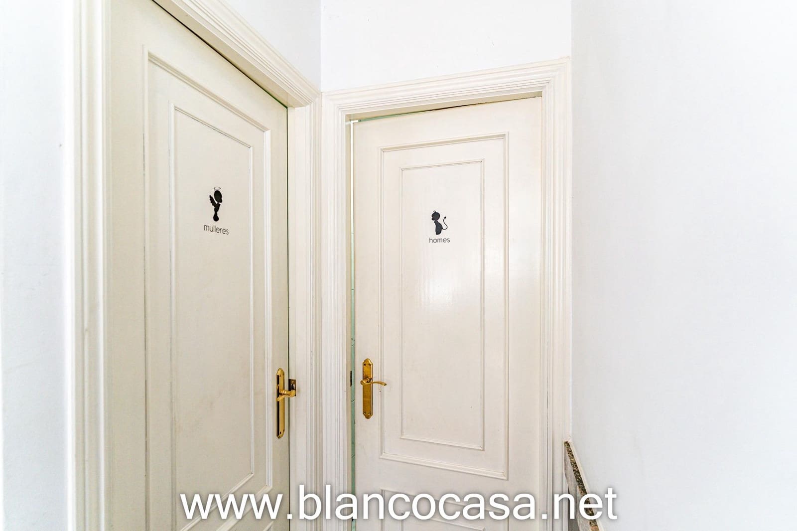 Business for rent in Carballo - € 600 (Ref: 9383461)