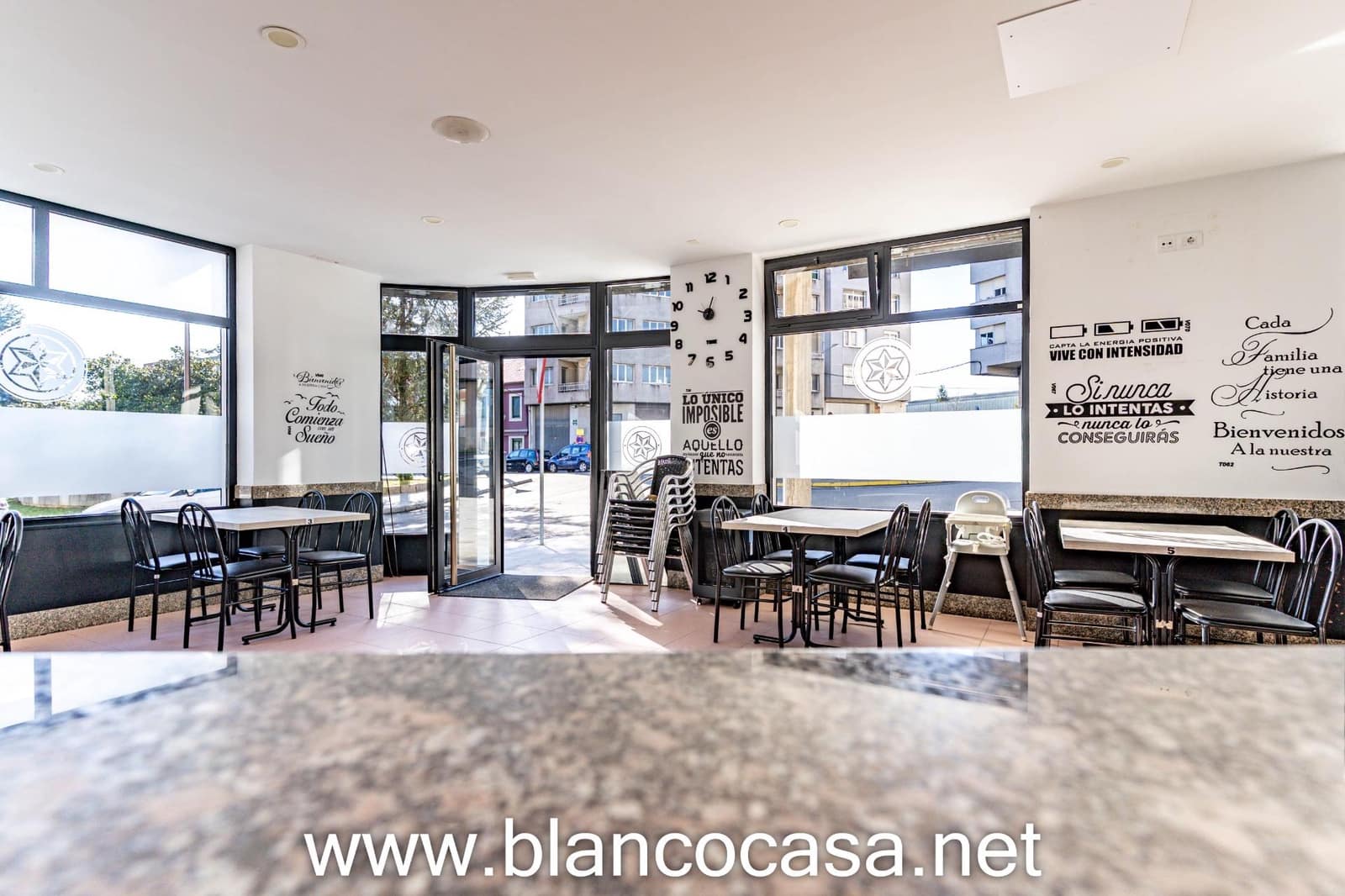 Business for rent in Carballo - € 600 (Ref: 9383461)