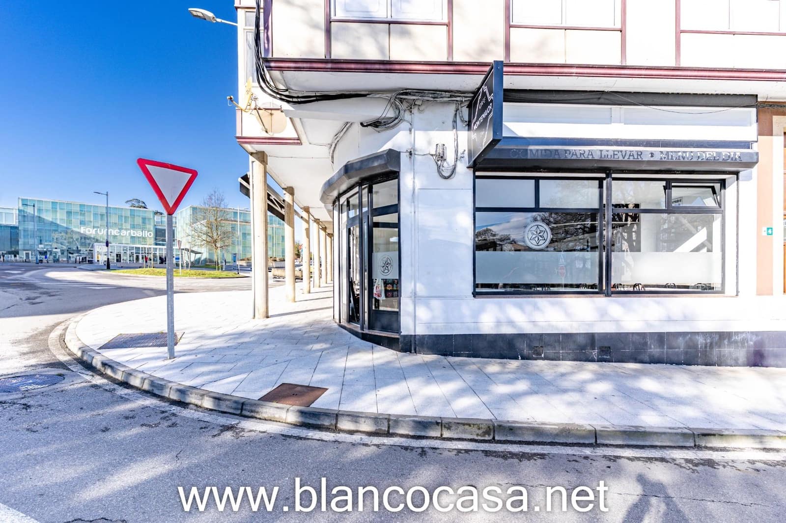 Business for rent in Carballo - € 600 (Ref: 9383461)