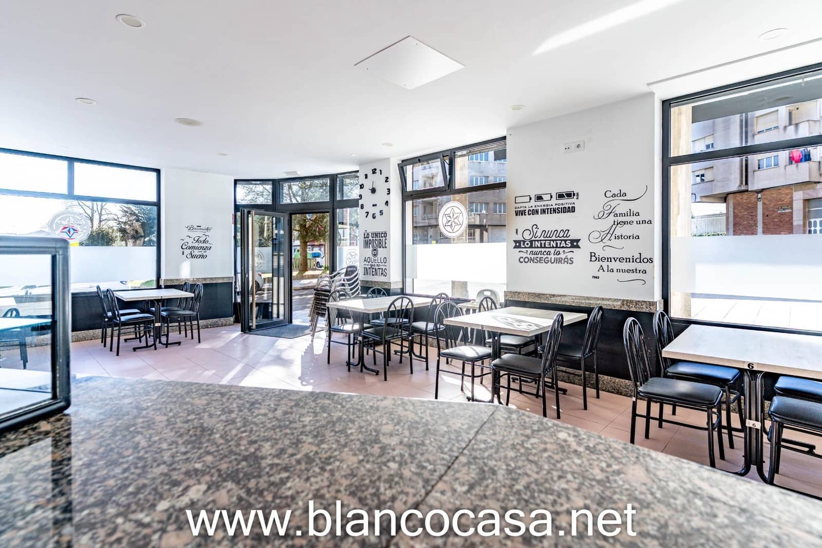 Business for rent in Carballo - € 600 (Ref: 9383461)