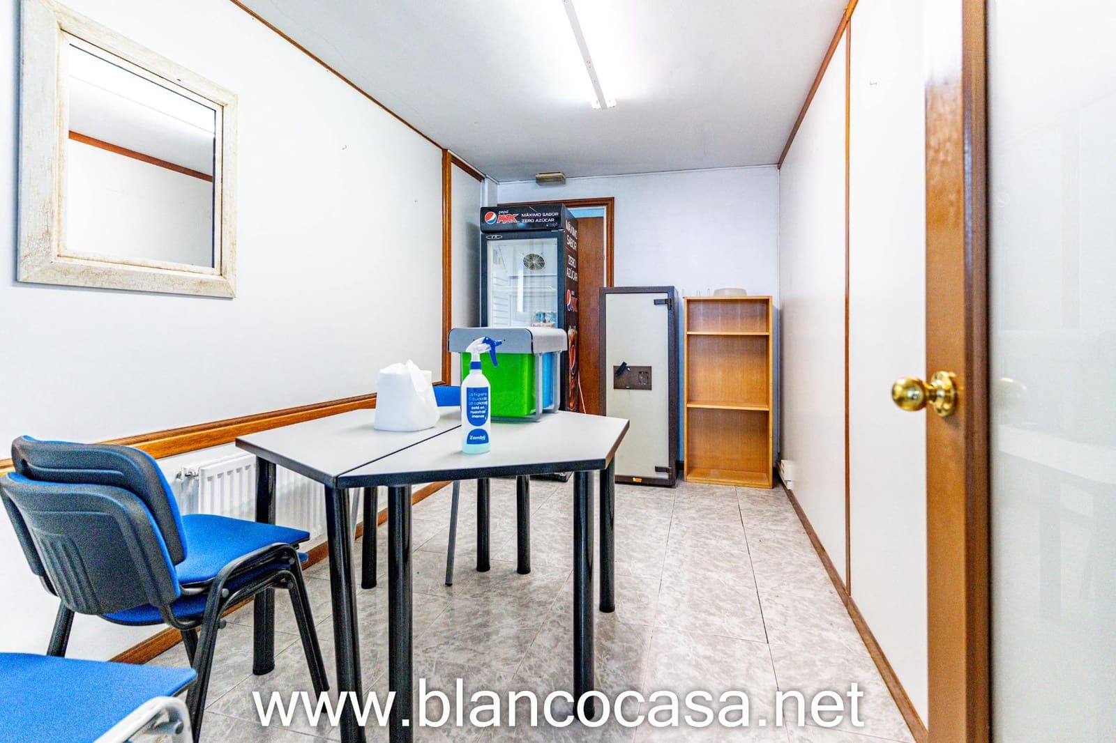 Office for rent in Carballo - € 600 (Ref: 9383462)