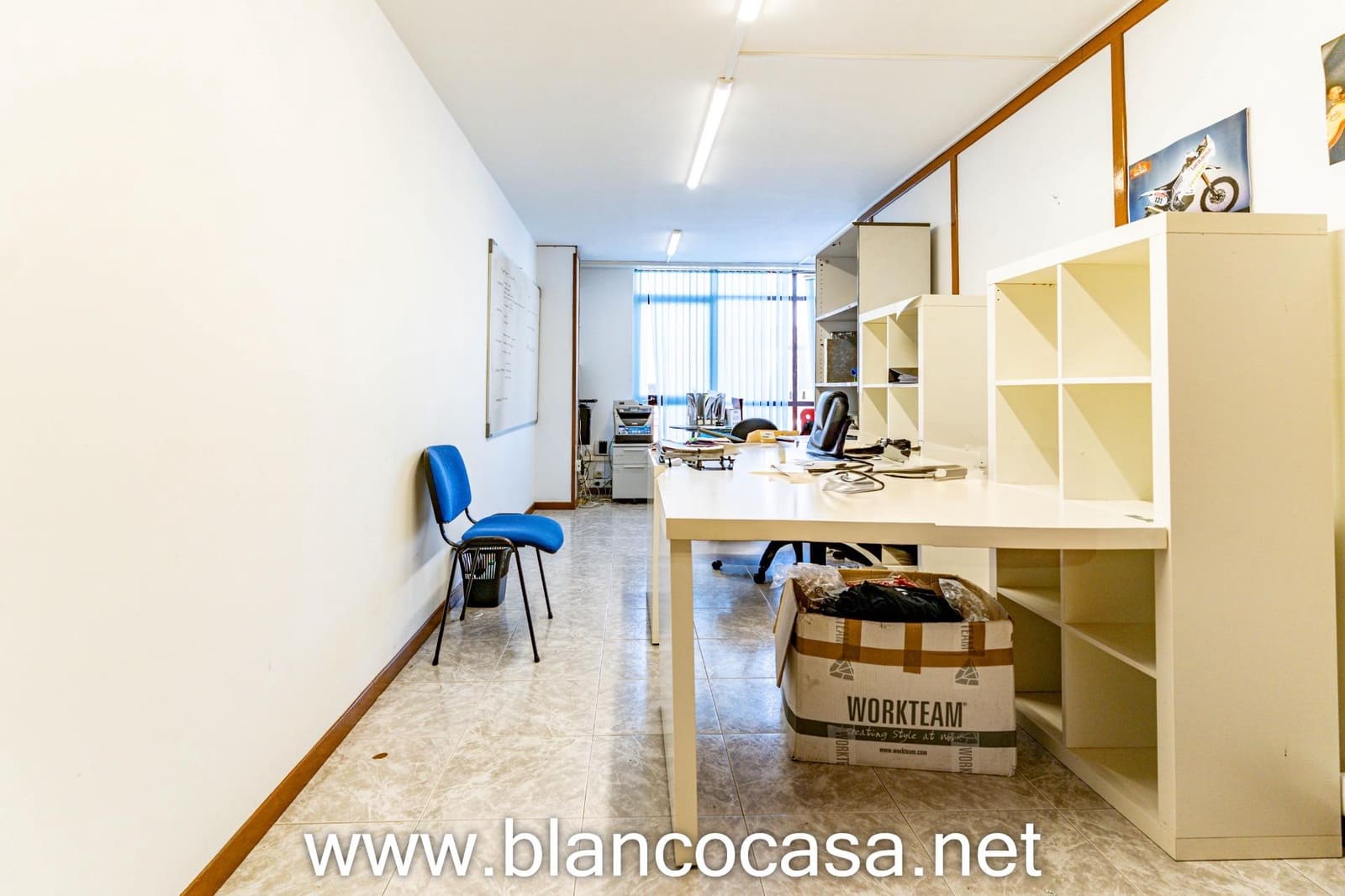 Office for rent in Carballo - € 600 (Ref: 9383462)