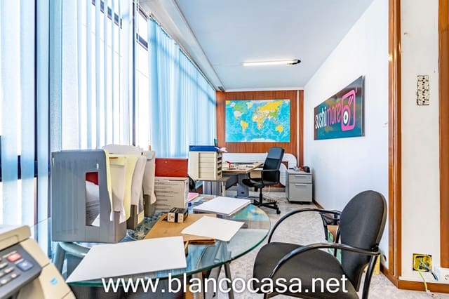 Büro zu vermieten in Carballo - 600 € (Ref: 9383462)