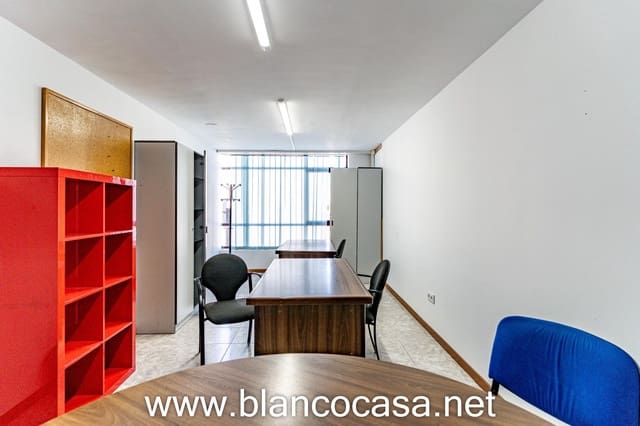Büro zu vermieten in Carballo - 600 € (Ref: 9383462)
