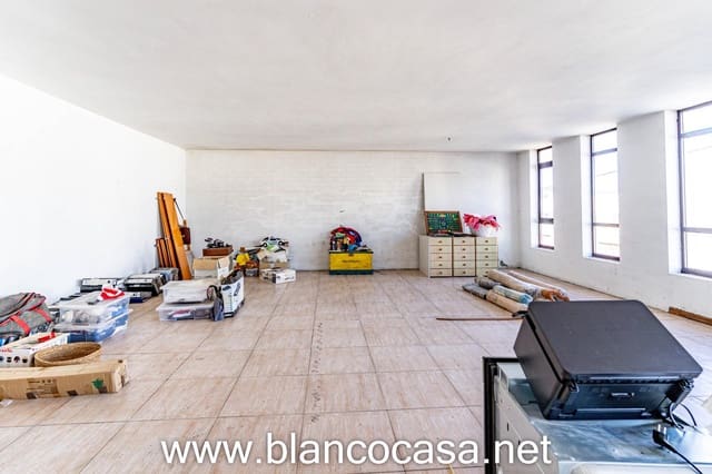 Büro zu vermieten in Carballo - 600 € (Ref: 9383462)