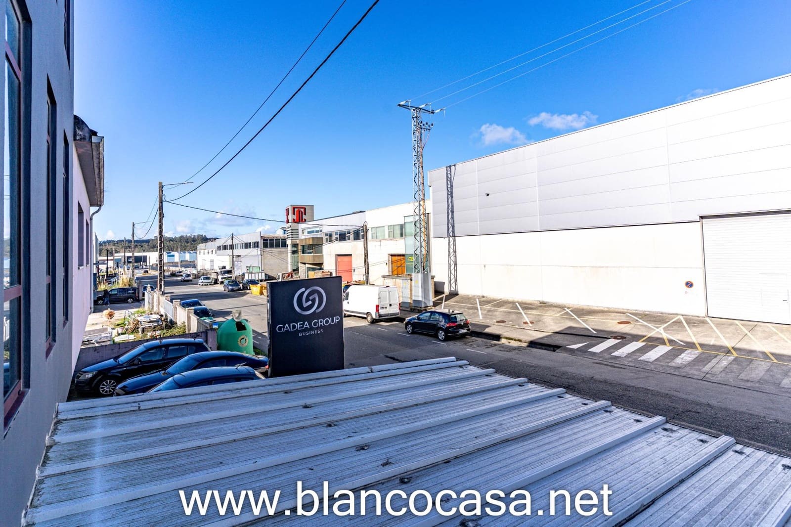 Office for rent in Carballo - € 600 (Ref: 9383462)