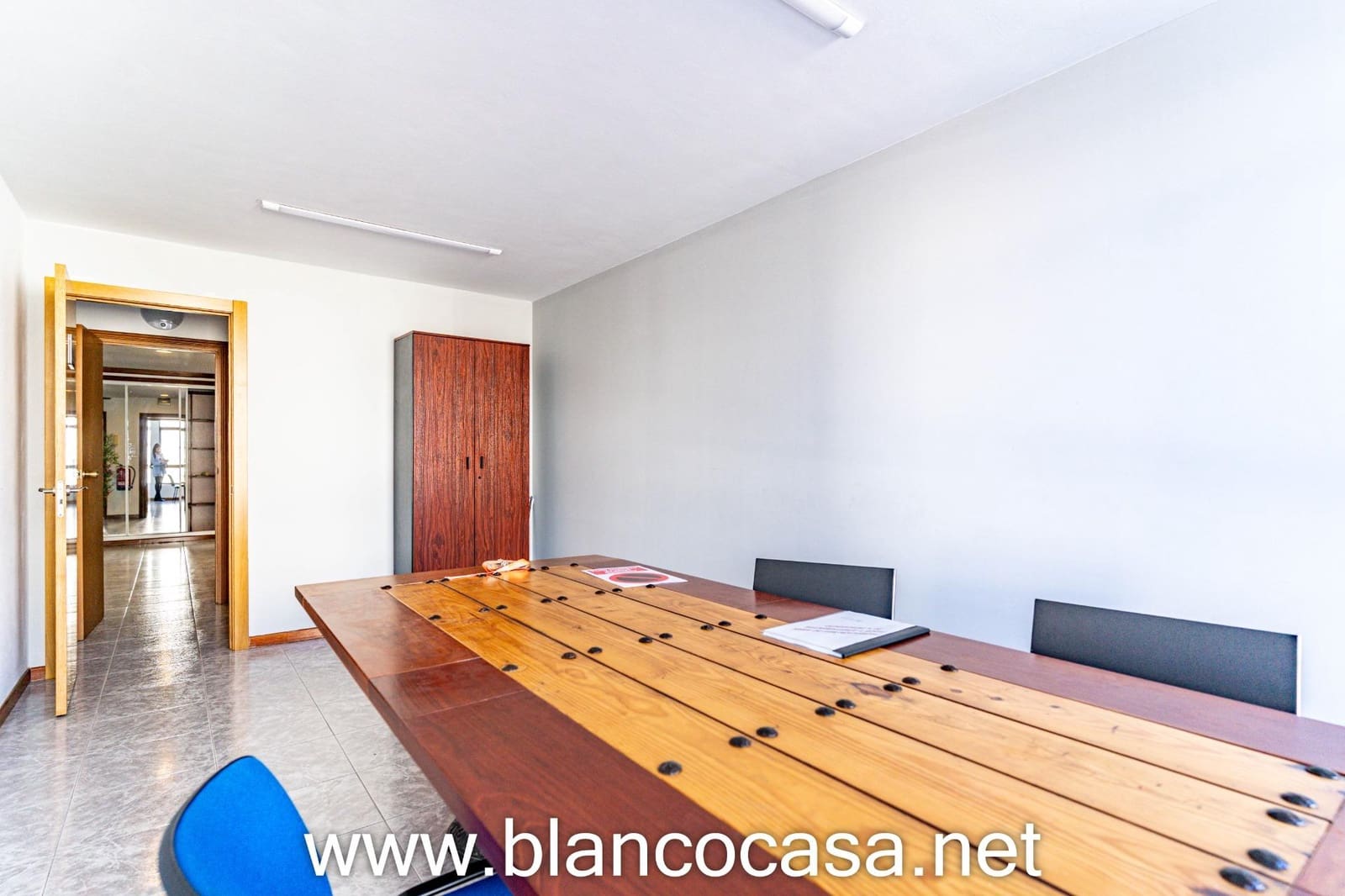 Office for rent in Carballo - € 600 (Ref: 9383462)