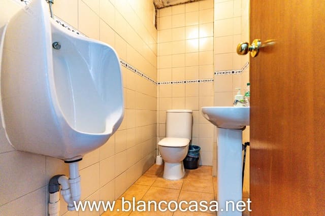 Büro zu vermieten in Carballo - 600 € (Ref: 9383462)