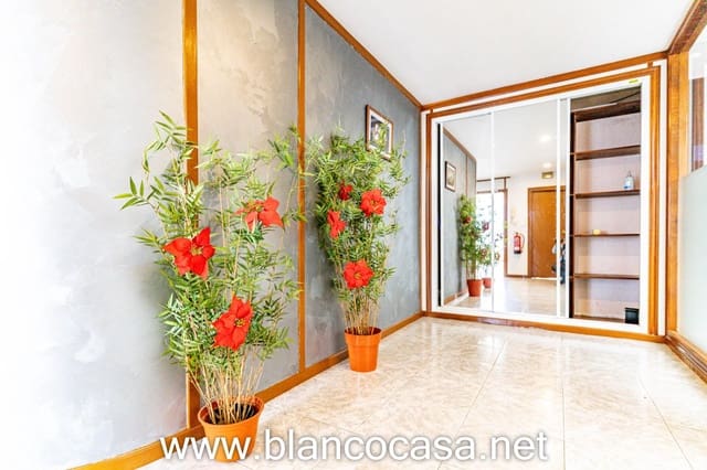 Büro zu vermieten in Carballo - 600 € (Ref: 9383462)