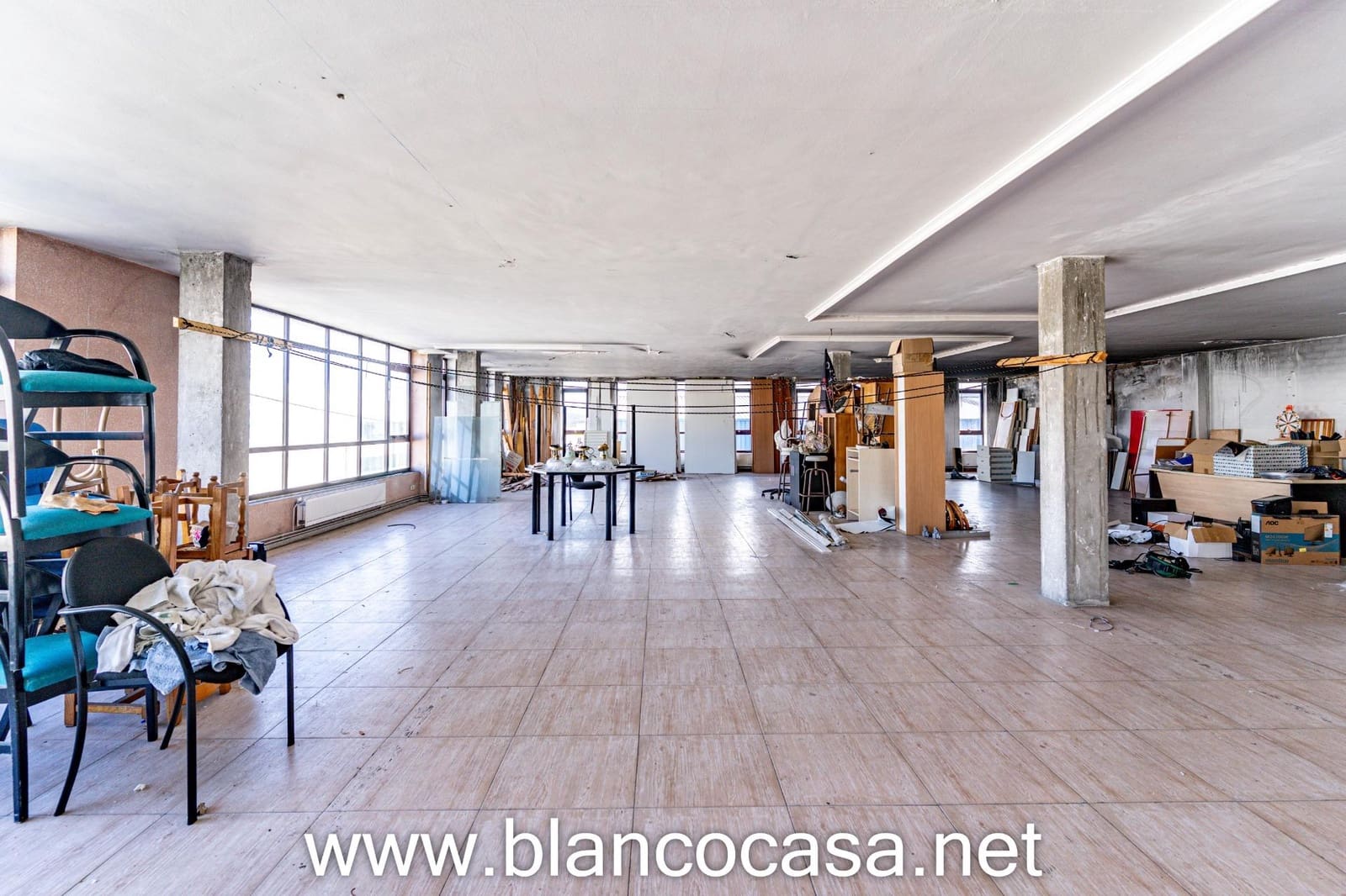 Office for rent in Carballo - € 600 (Ref: 9383462)