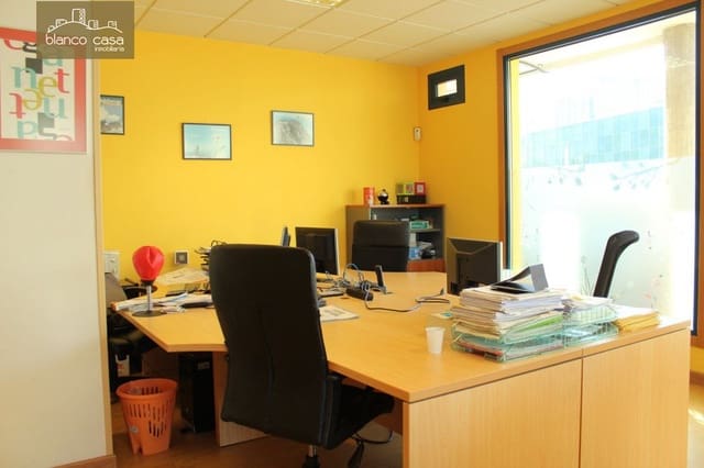 Kommersiell til salgs i Carballo - € 99 900 (Ref: 9383463)