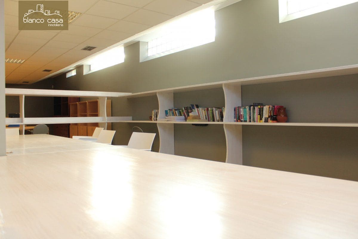 Kommersiell til salgs i Carballo - € 99 900 (Ref: 9383463)