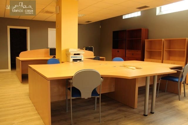 Kommersiell til salgs i Carballo - € 99 900 (Ref: 9383463)