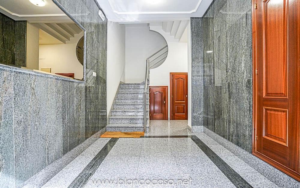 Ufficio da affittare in Carballo - 290 € (Rif: 9383465)