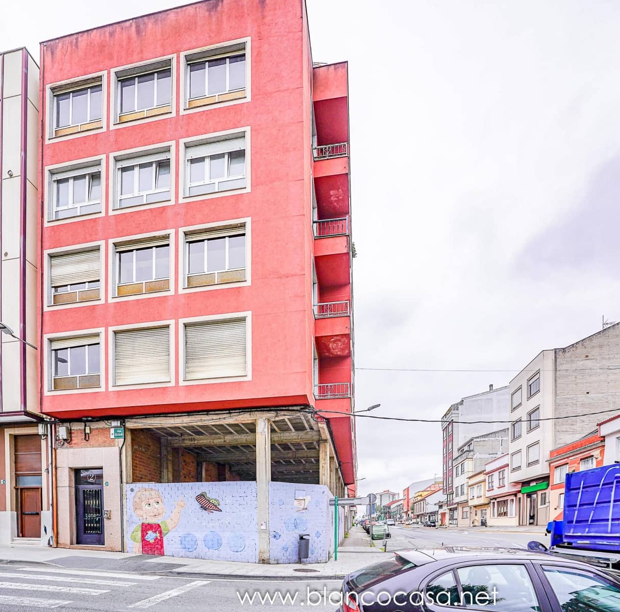 Commercieel te koop in Carballo - € 110.000 (Ref: 9383466)