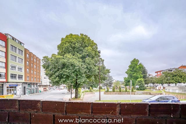 Commercieel te koop in Carballo - € 110.000 (Ref: 9383466)