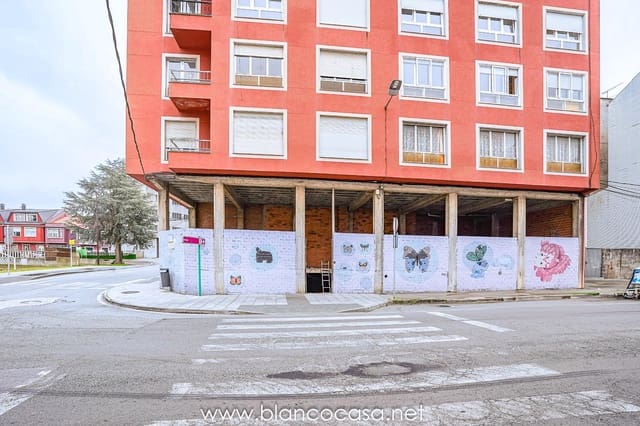 Commercieel te koop in Carballo - € 110.000 (Ref: 9383466)