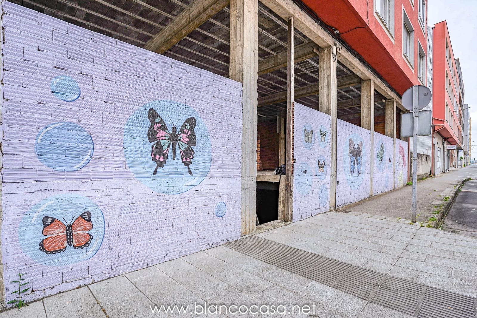 Commercieel te koop in Carballo - € 110.000 (Ref: 9383466)