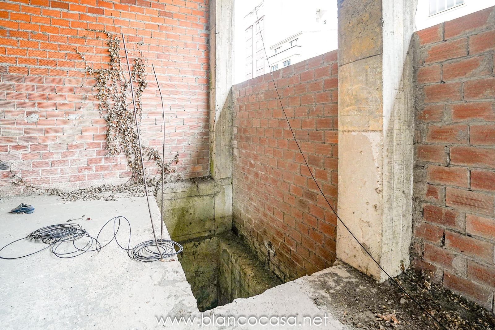 Commercieel te koop in Carballo - € 110.000 (Ref: 9383466)