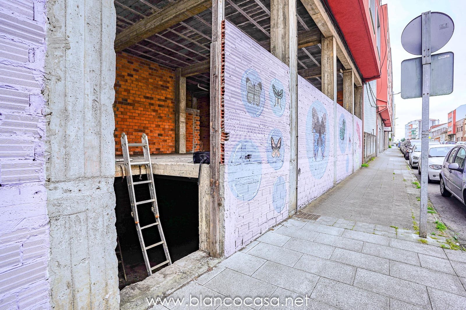 Commercieel te koop in Carballo - € 110.000 (Ref: 9383466)